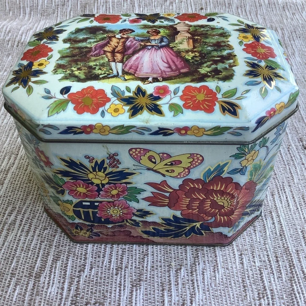 England English Vintage Metal Biscuit Tin